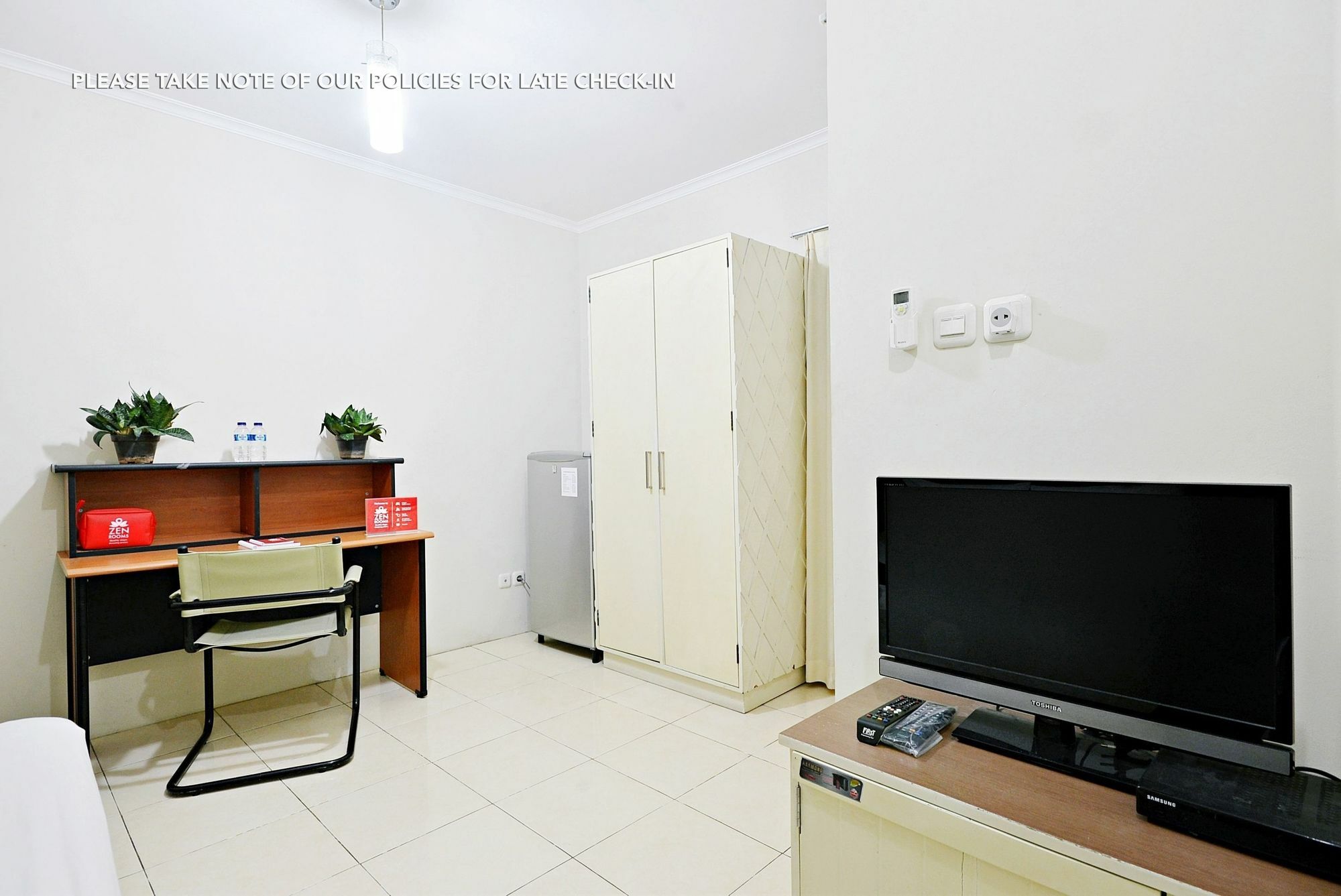 Zen Rooms Mampang Prapatan Jakarta Luaran gambar