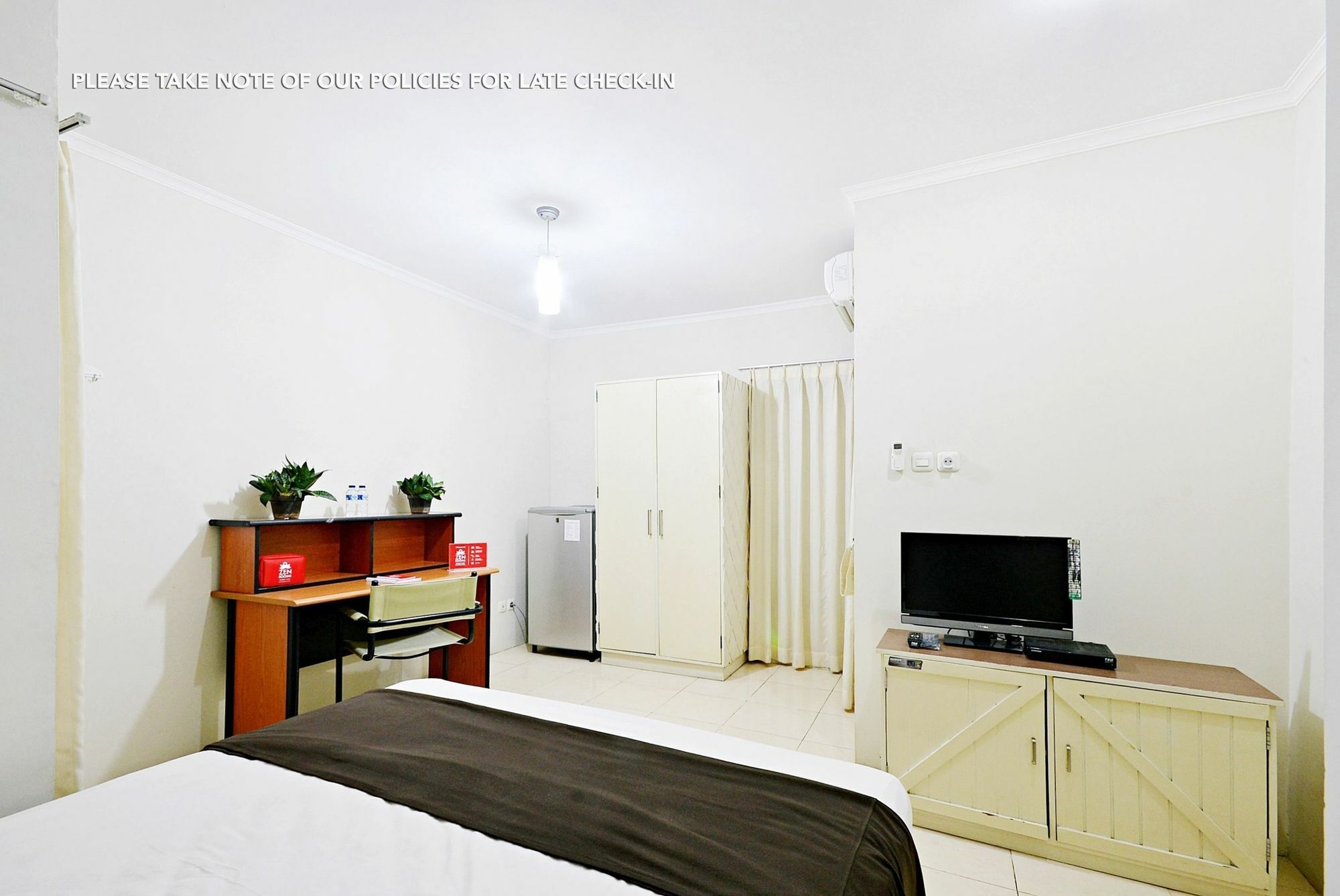 Zen Rooms Mampang Prapatan Jakarta Luaran gambar